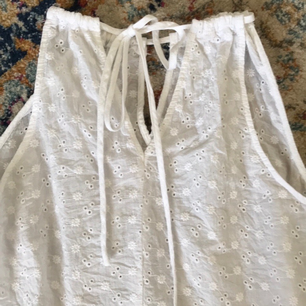 🎁Eyelet Crop Top - Picture 3 of 3
